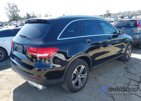 2017 Mercedes-Benz Glc 300 z USA, uszkodzony, nr VIN WDC0G4JB6HF186262